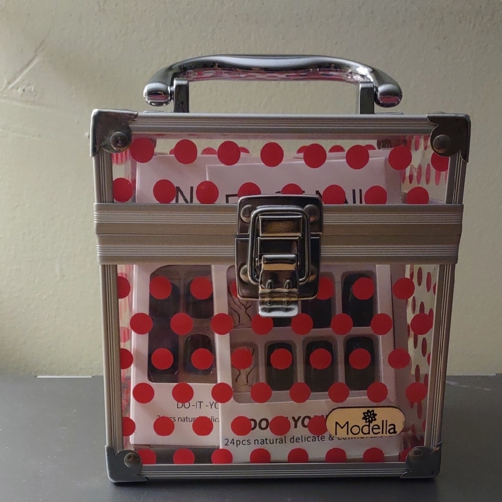 Modella Red Polka Dot Cosmetic Case With 4 Packs Of Press On Nails
